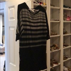 White House black market tunic style top